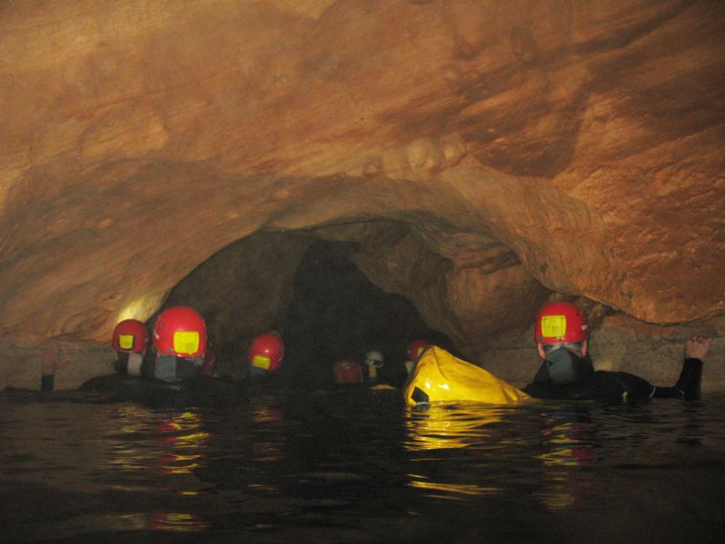 Fresche escursioni estive di acqua trek a Dorgali