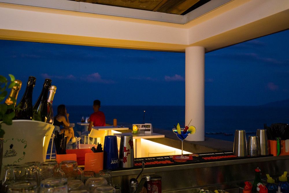 Sky Bar Cala Luna 5